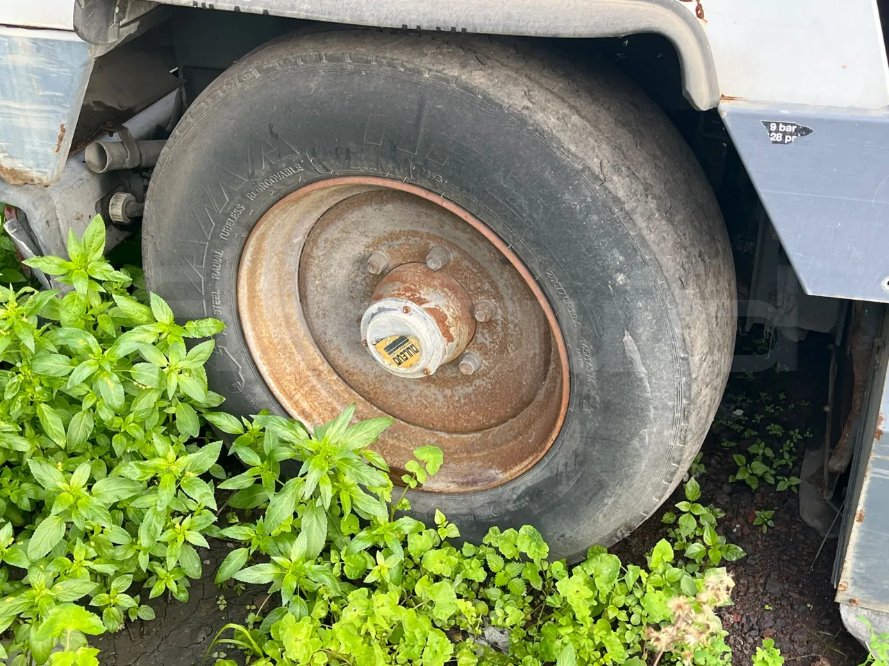 Dulevo 5010 L - 5.890mt - rear left tire photo