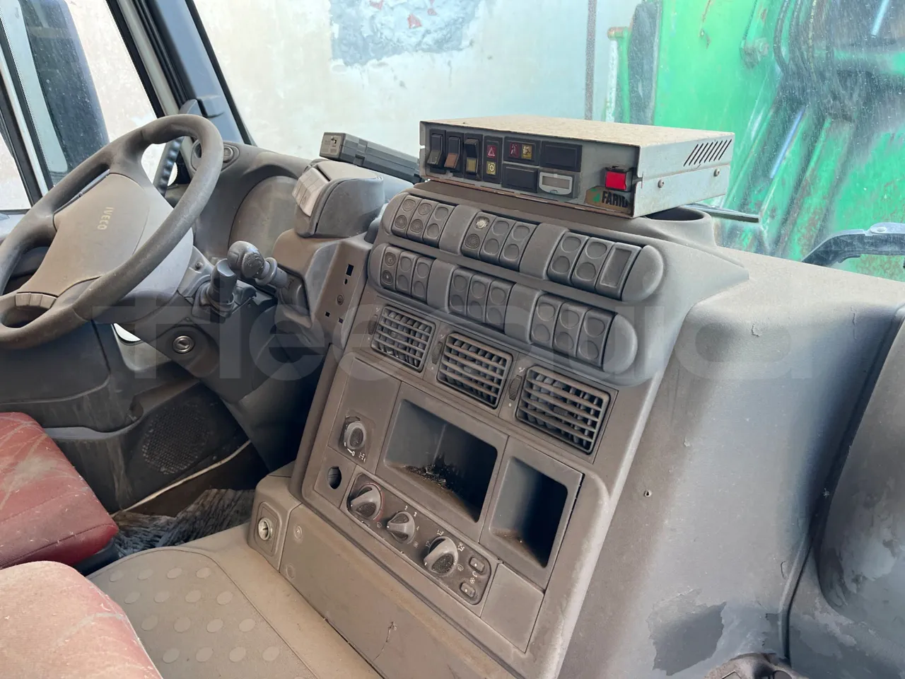 Iveco Magirus A260S/E4 FARID T1SM25 - Euro5 - 228kW - 9.685mt - radio accessories photo
