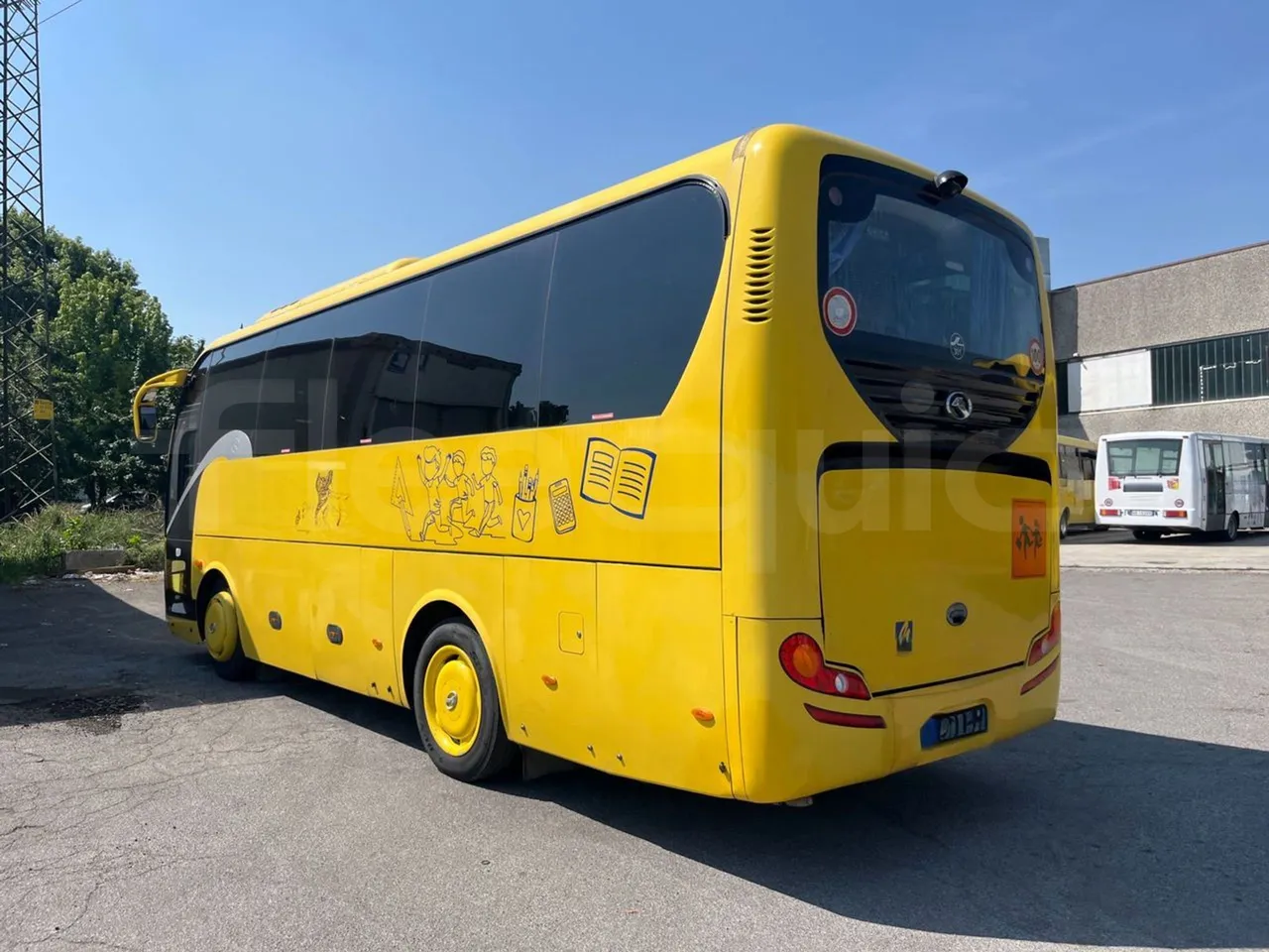 King Long XMQ6800 2AL1AA2B - Euro5 - 148kW - 7.995mt - 3/4 left rear side