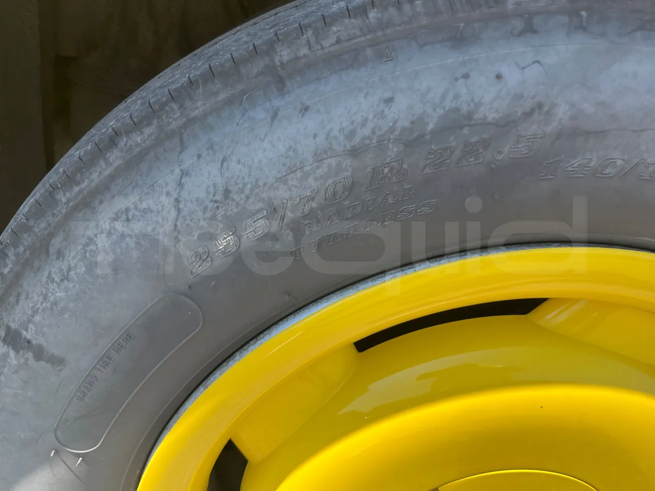 King Long XMQ6800 2AL1AA2B - Euro5 - 148kW - 7.995mt - tread condition front tires right
