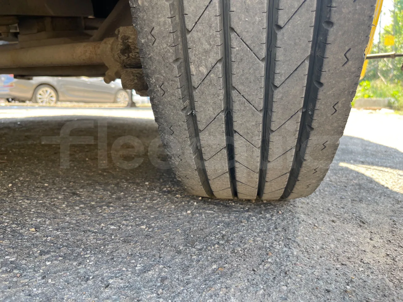 King Long XMQ6800 2AL1AA2B - Euro5 - 148kW - 7.995mt - tread condition second axle tires right