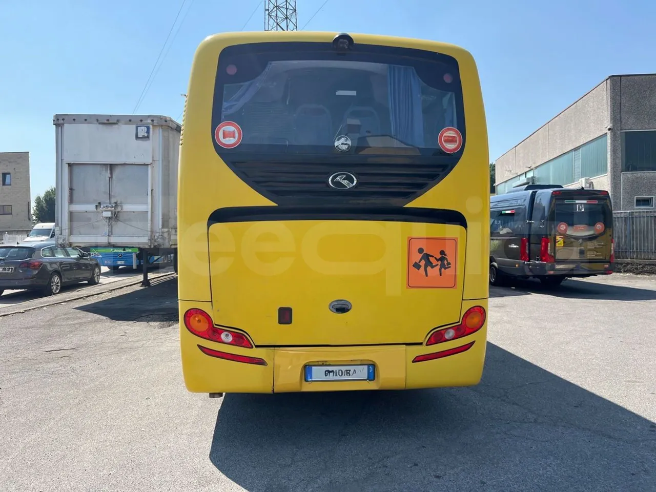 King Long XMQ6800 2AL1AA2B - Euro5 - 148kW - 7.995mt - rear hatch closed