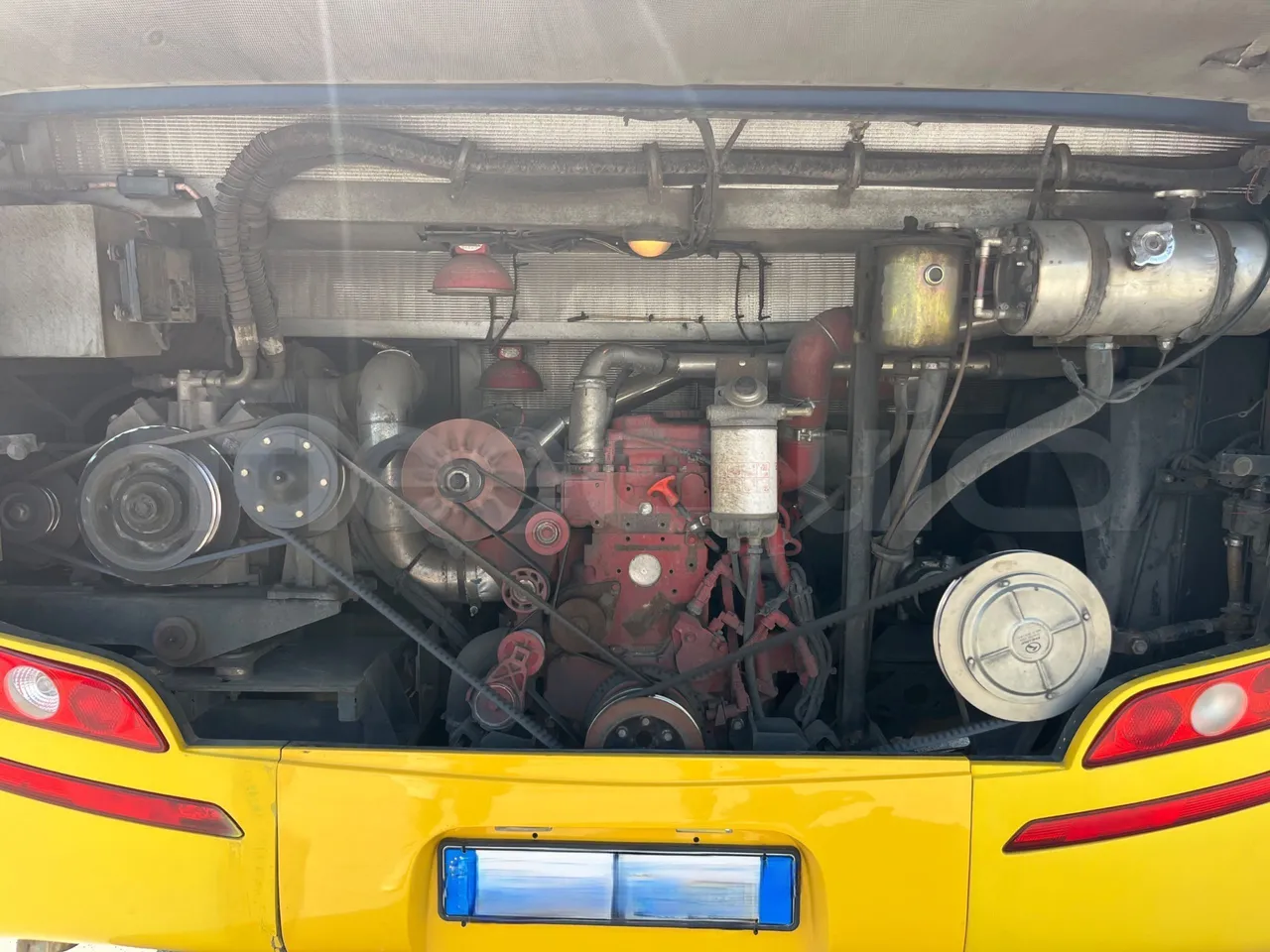 King Long XMQ6800 2AL1AA2B - Euro5 - 148kW - 7.995mt - rear hatch open