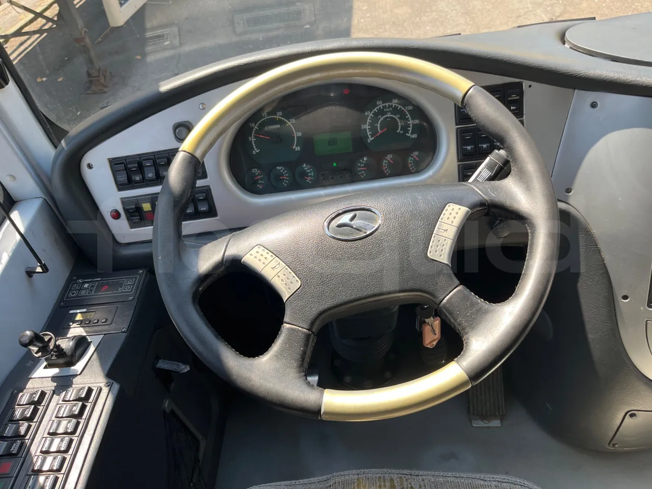 King Long XMQ6800 2AL1AA2B - Euro5 - 148kW - 7.995mt - steering wheel photo