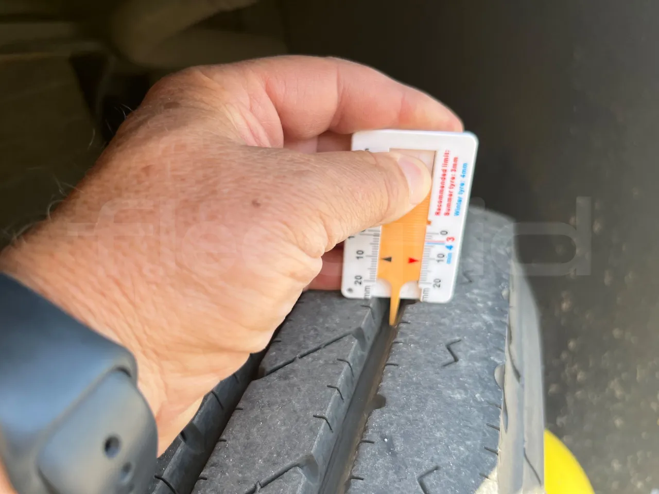King Long XMQ6800 2AL1AA2B - Euro5 - 148kW - 7.995mt - rear left tire photo