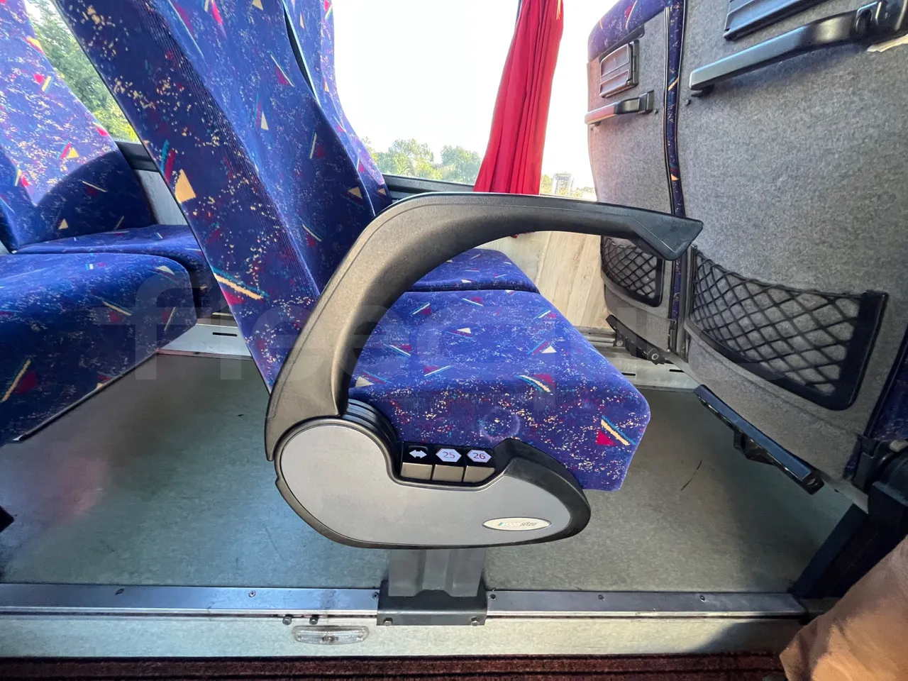 Volvo Barbi Echo B12 60/38  - Euro2 - 279kW - 12mt - armrest detail photo