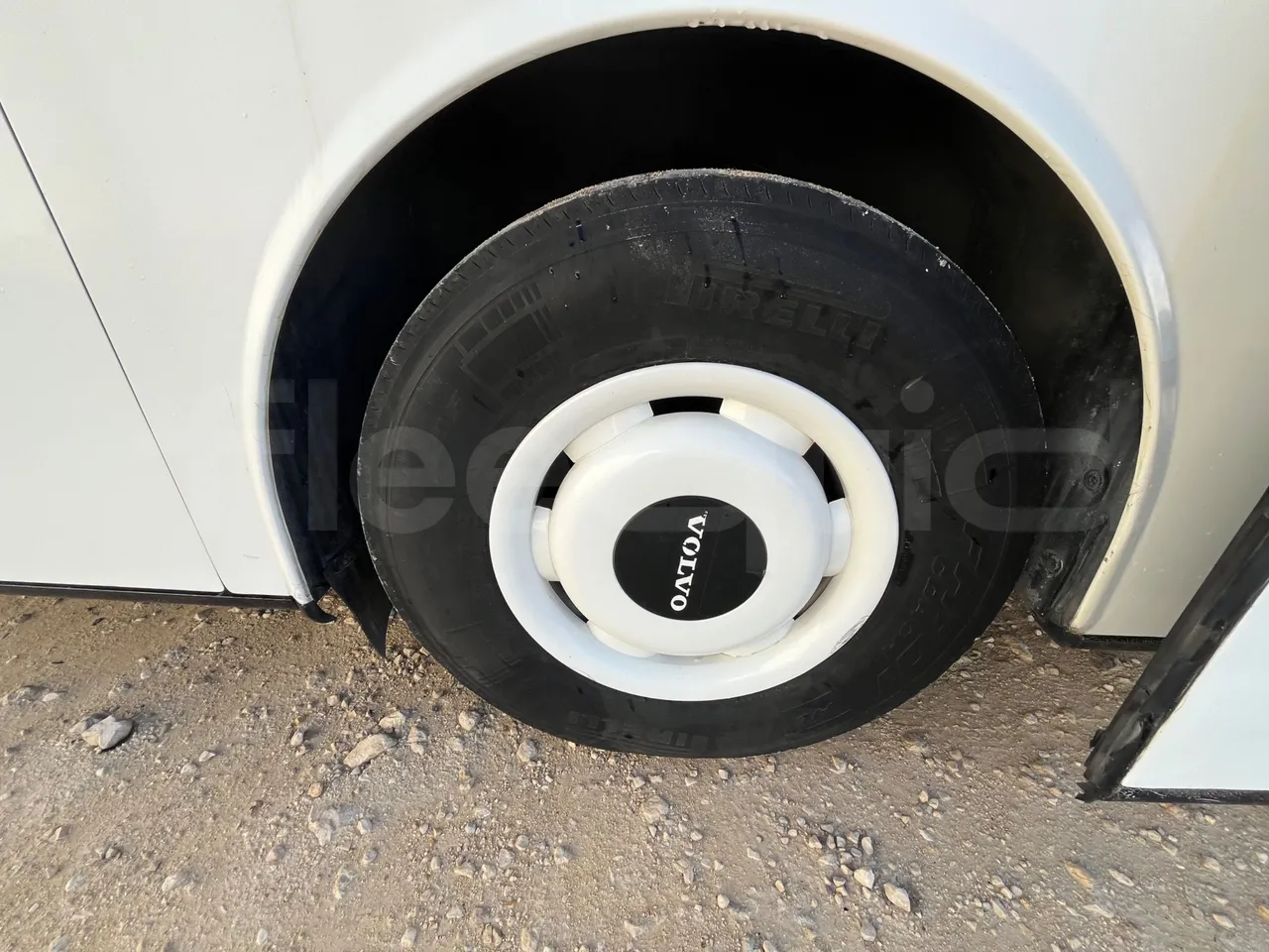Volvo Barbi Echo B12 60/38  - Euro2 - 279kW - 12mt - rear left tire photo