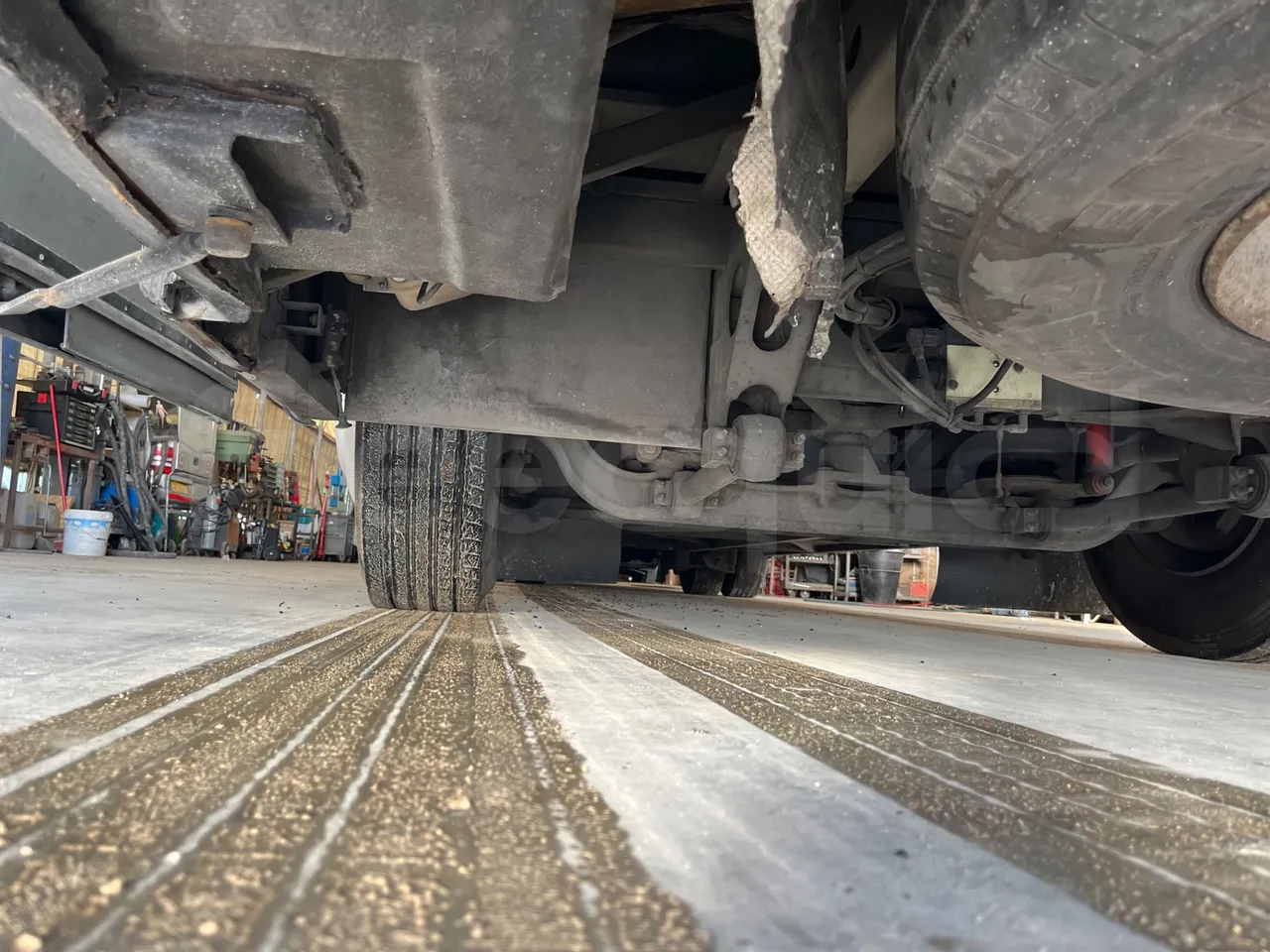 Volvo Barbi Echo B12 60/38  - Euro2 - 279kW - 12mt - front axle right side