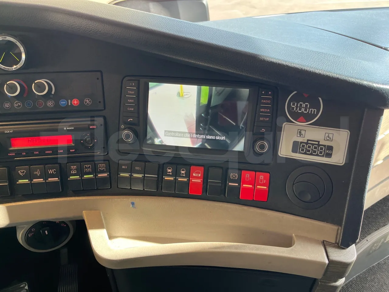 Neoplan Skyliner V6ACE - Euro6 - 375kW - 14mt - radio accessories photo