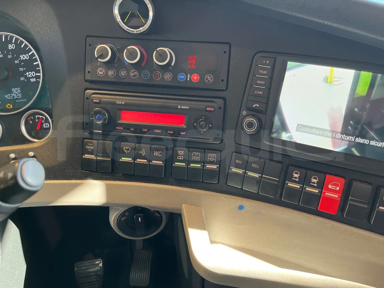 Neoplan Skyliner V6ACE - Euro6 - 375kW - 14mt - onboard devices 2