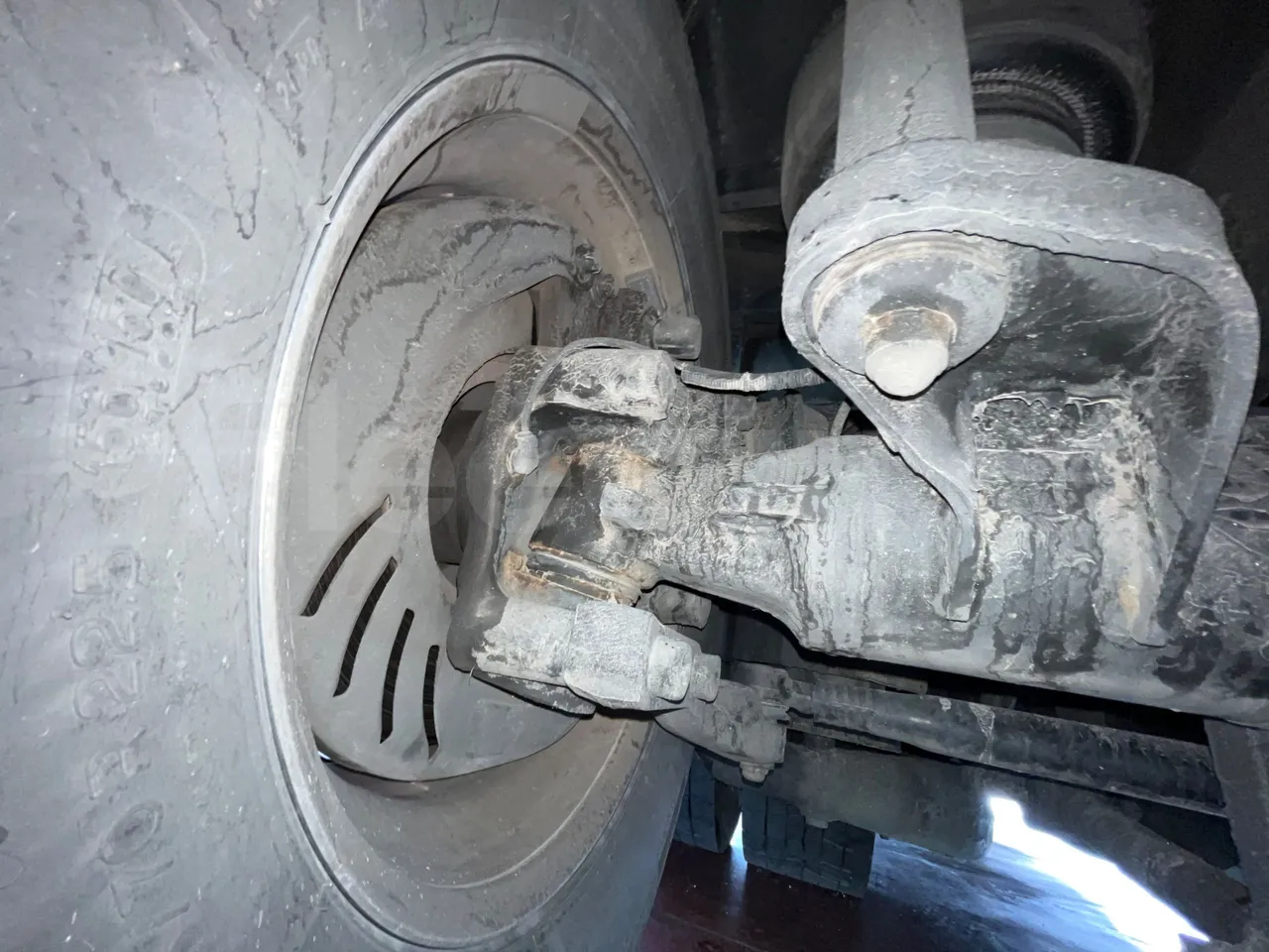 Neoplan Skyliner V6ACE - Euro6 - 375kW - 14mt - axel 3 caliper brakes right