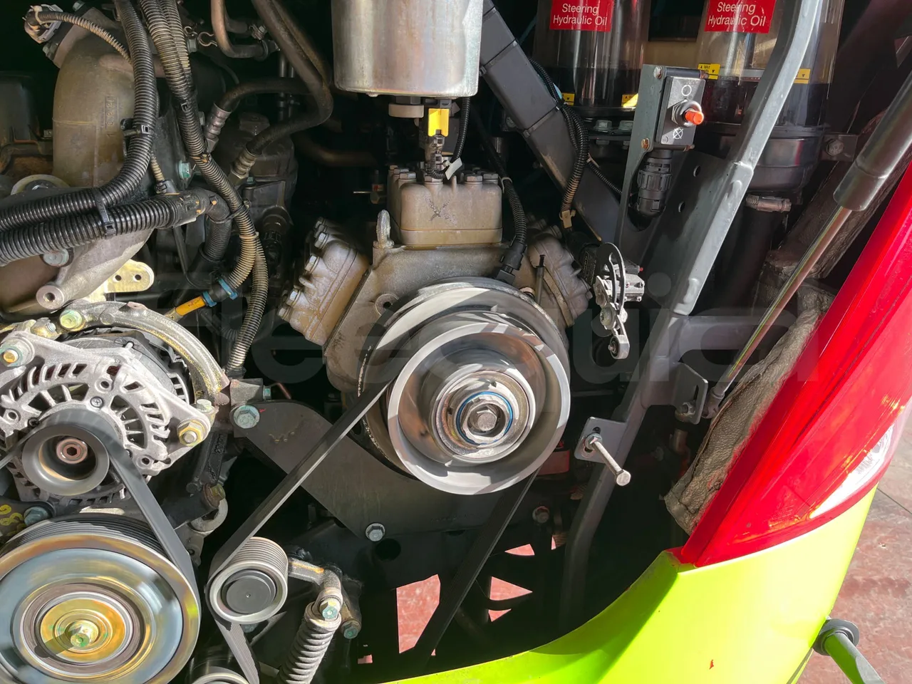 Neoplan Skyliner V6ACE - Euro6 - 375kW - 14mt - air conditioning compressor