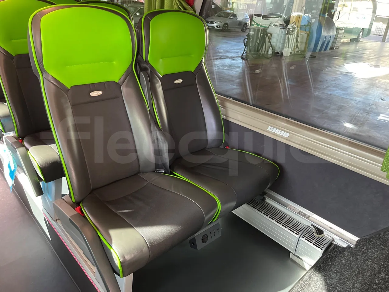 Neoplan Skyliner V6ACE - Euro6 - 375kW - 14mt - single seat detail