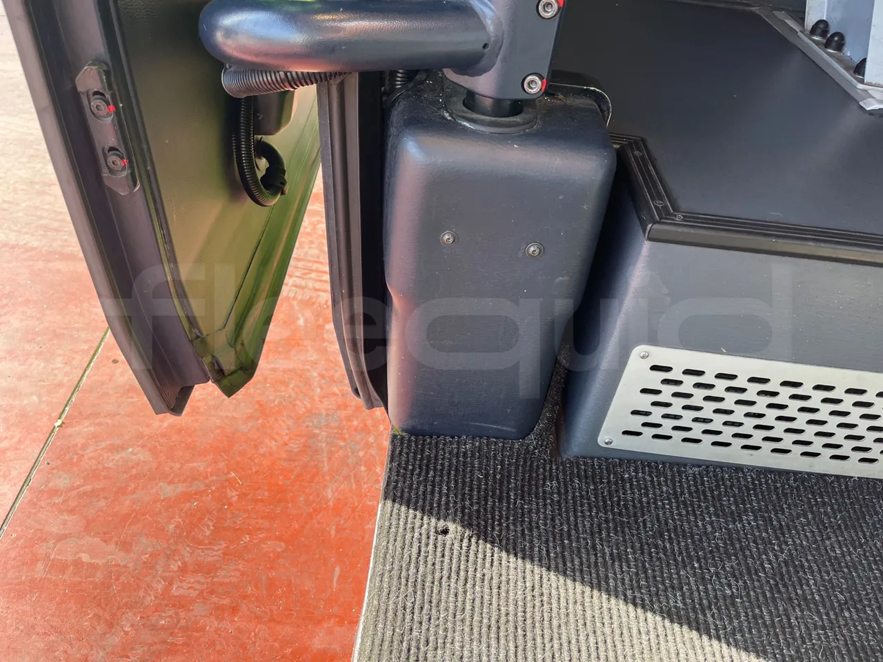 Neoplan Skyliner V6ACE - Euro6 - 375kW - 14mt - door mechanism photo