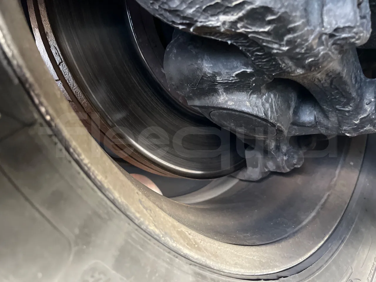 Neoplan Skyliner V6ACE - Euro6 - 375kW - 14mt - front discs right