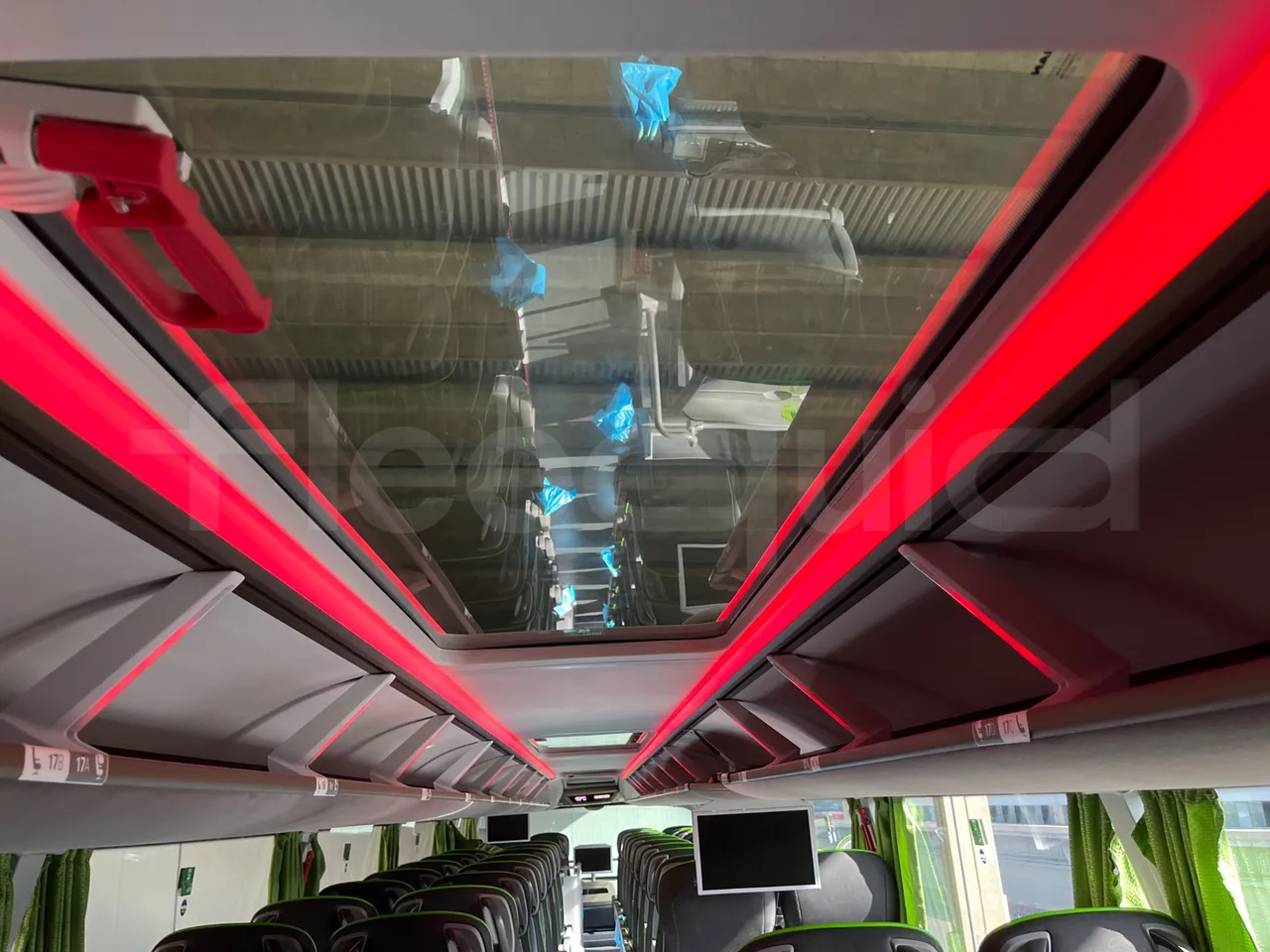 Neoplan Skyliner V6ACE - Euro6 - 375kW - 14mt - roof hatch 2