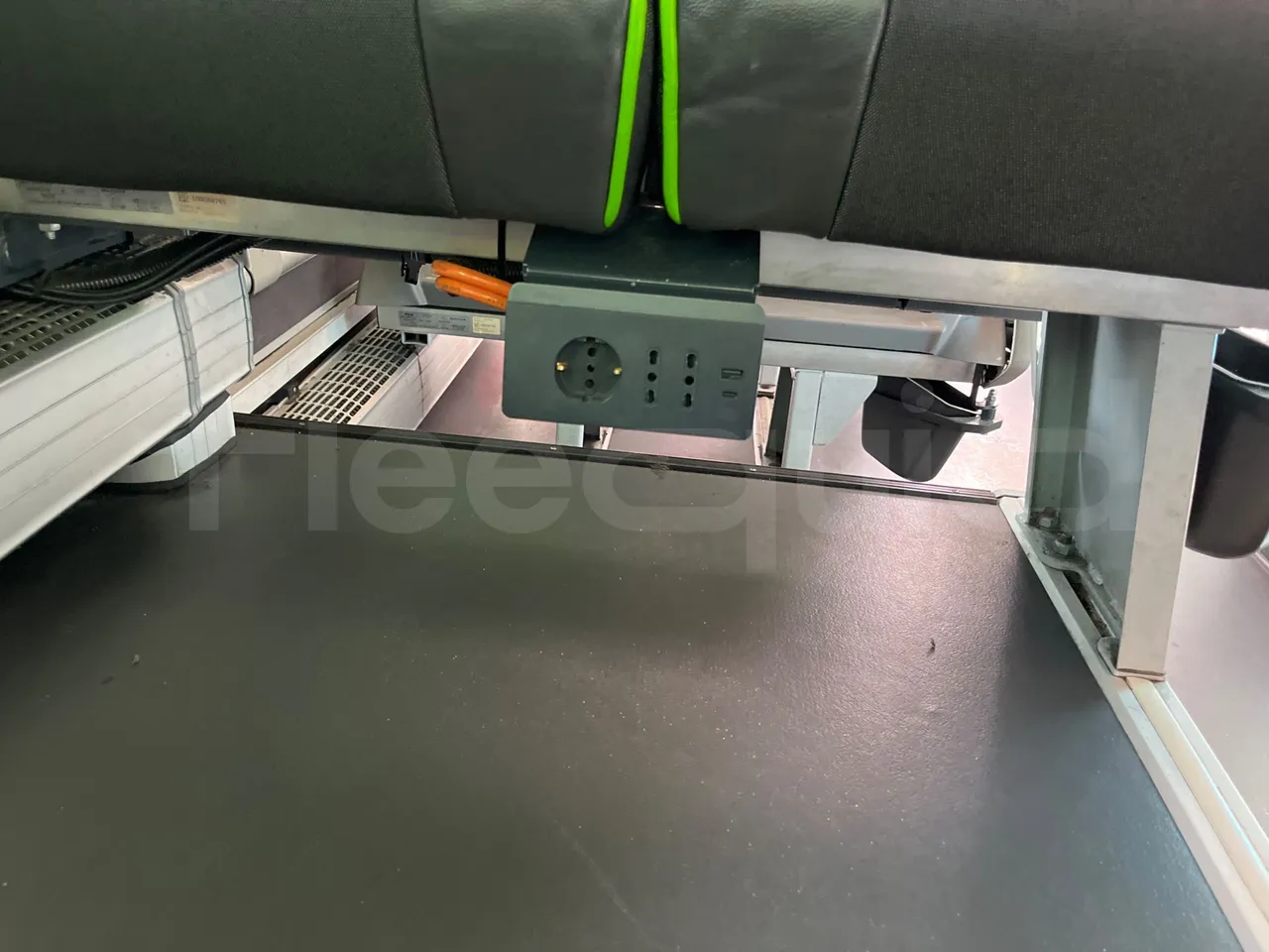 Neoplan Skyliner V6ACE - Euro6 - 375kW - 14mt - roof hatch 3