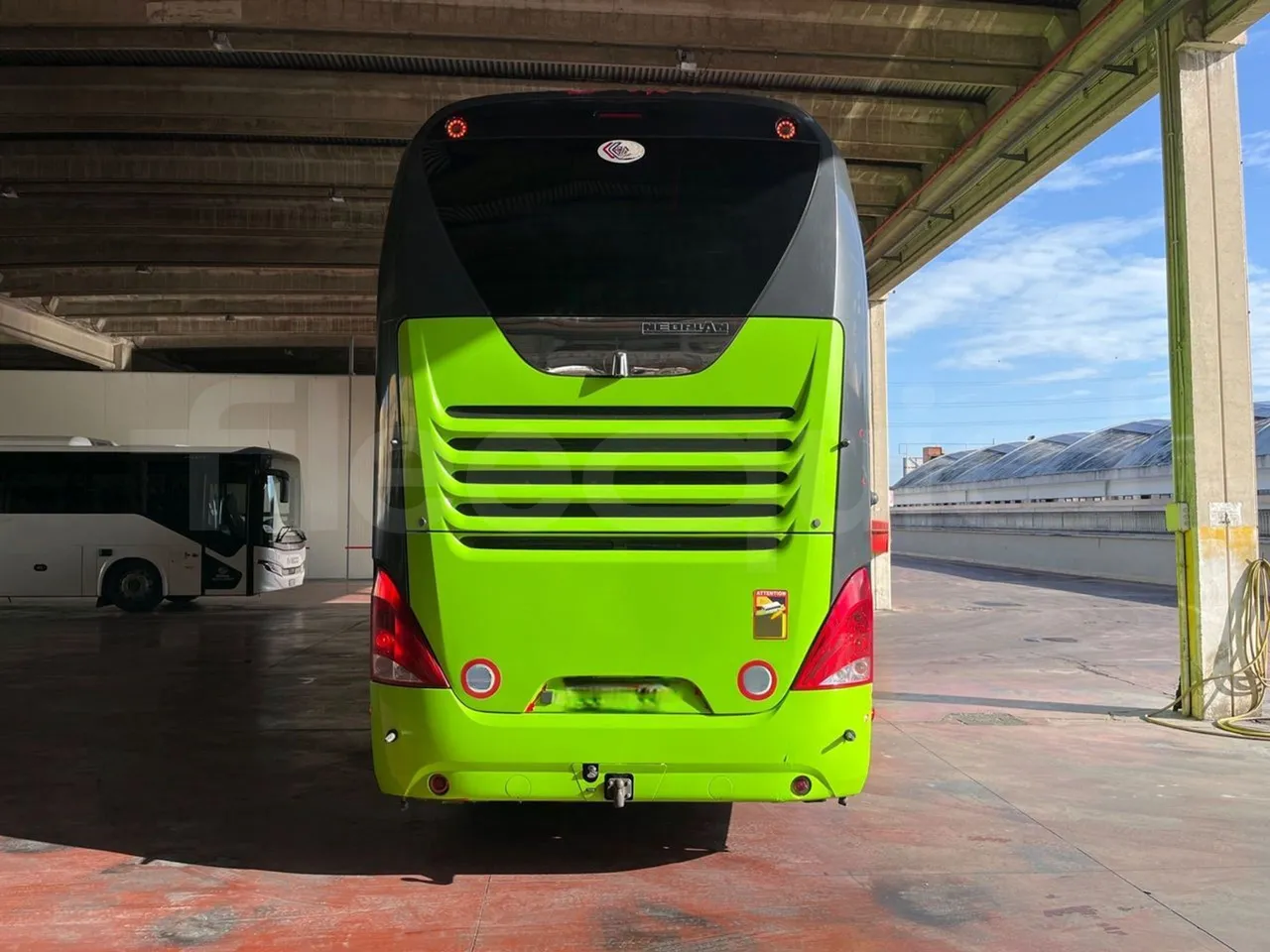 Neoplan Skyliner V6ACE - Euro6 - 375kW - 14mt - rear hatch closed