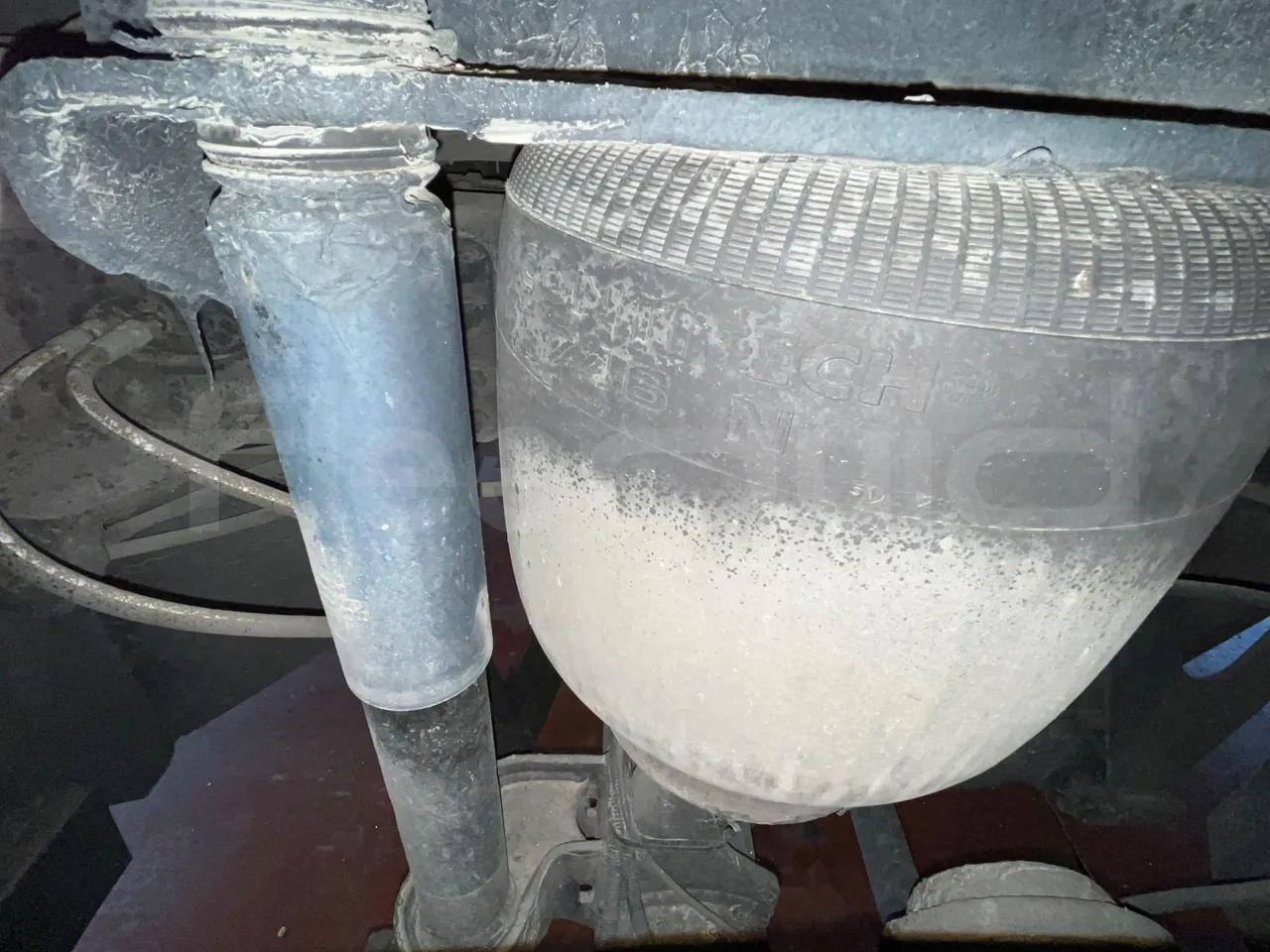 Neoplan Skyliner V6ACE - Euro6 - 375kW - 14mt - axel 3 shock absorbers 1 left