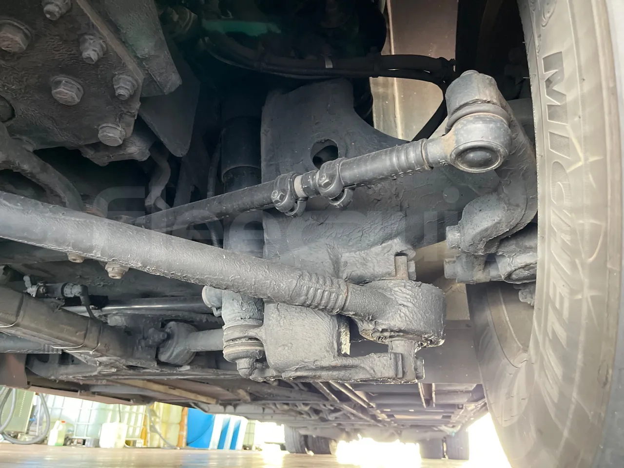 Neoplan Skyliner V6ACE - Euro6 - 375kW - 14mt - front axle left side