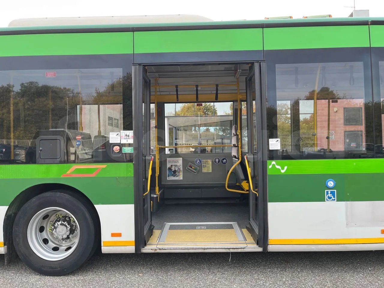 Mercedes-Benz O 530 G- 3P - Euro5 - 260kW - 17.940mt - front door 2 open