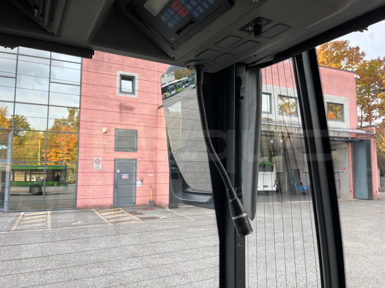 Mercedes-Benz O 530 G- 3P - Euro5 - 260kW - 17.940mt - driver microphone accessories photo