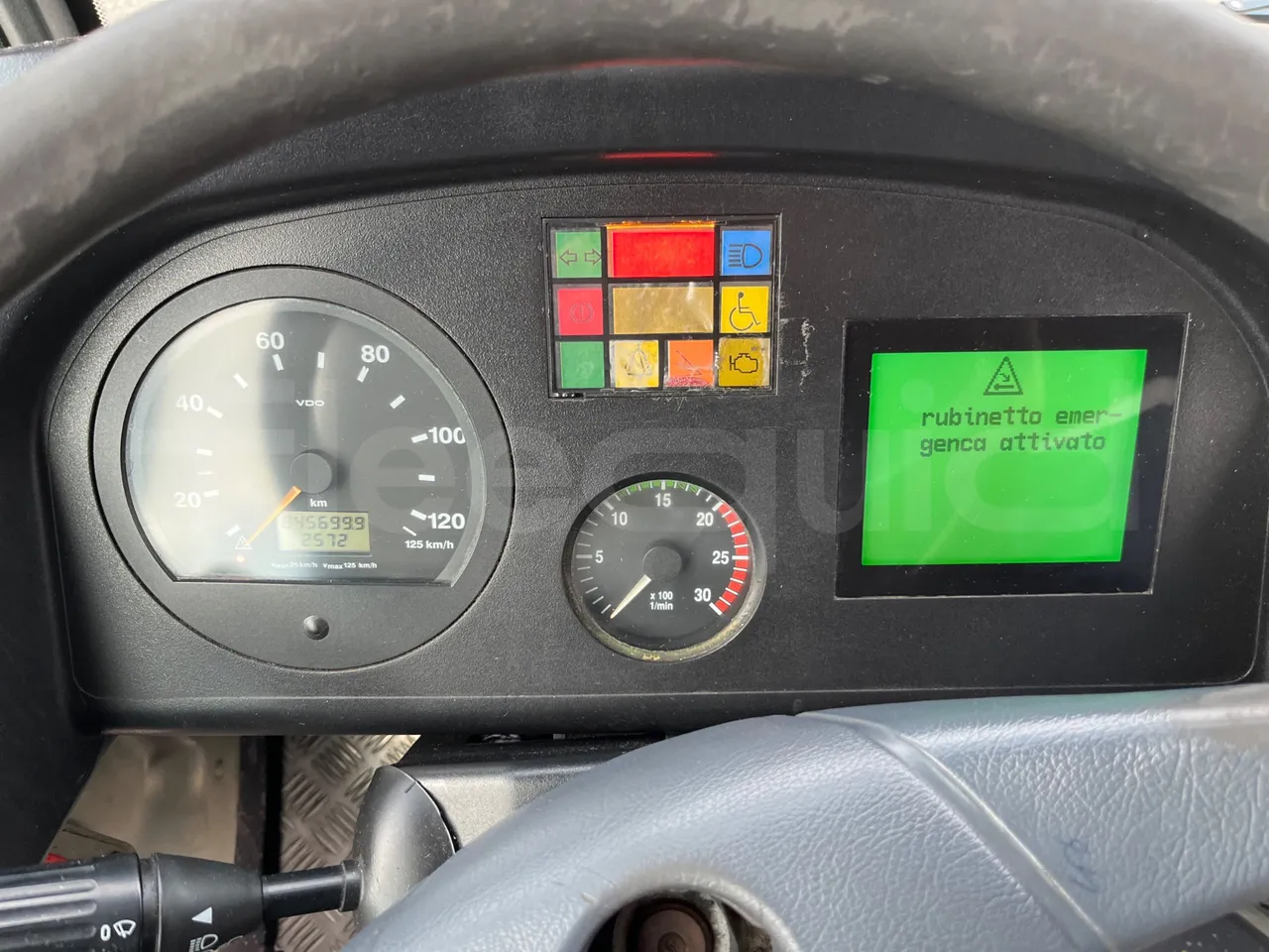 Mercedes-Benz O 530 G- 3P - Euro5 - 260kW - 17.940mt - dashboard lights on