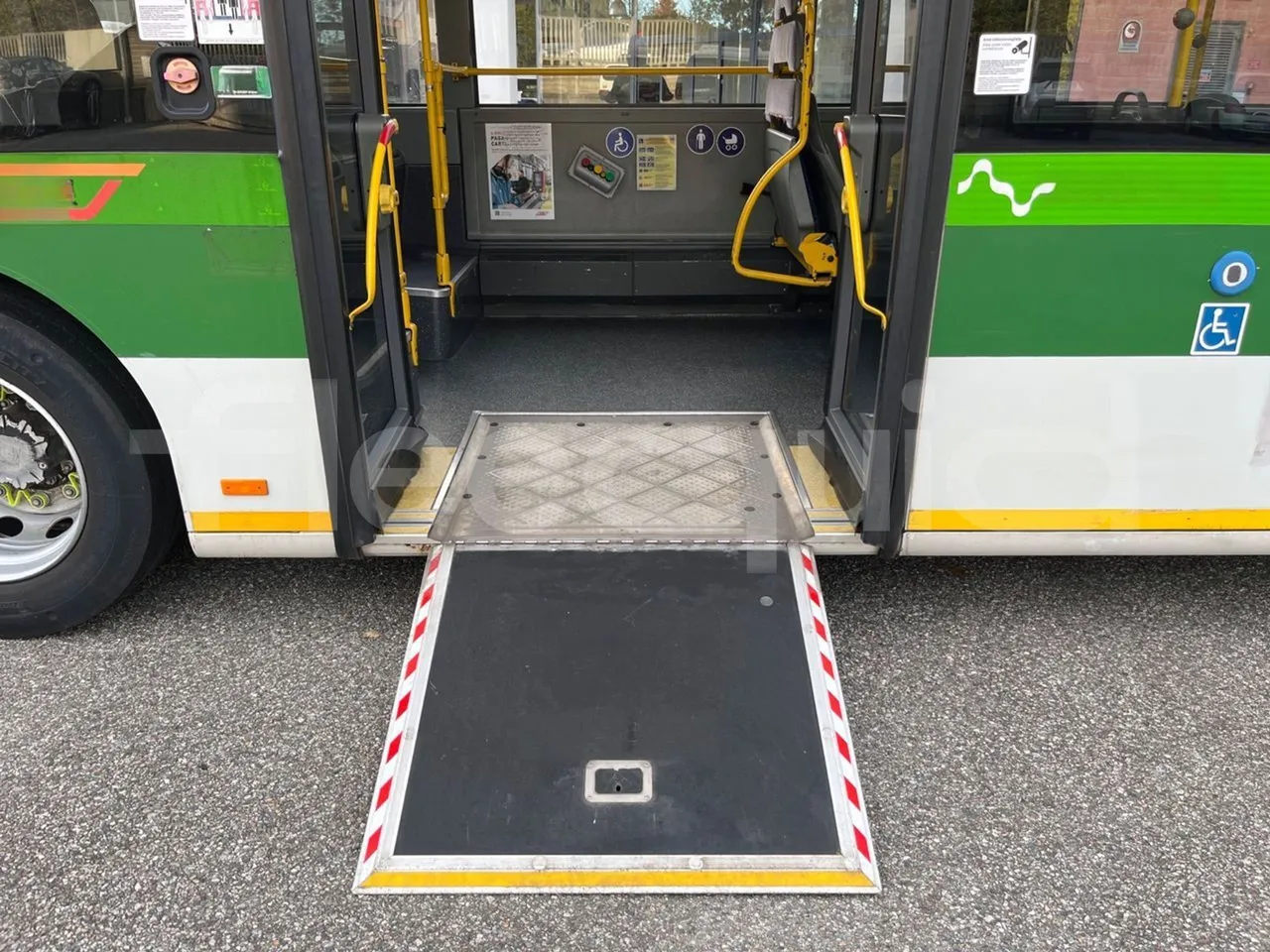 Mercedes-Benz O 530 G- 3P - Euro5 - 260kW - 17.940mt - platform open photo