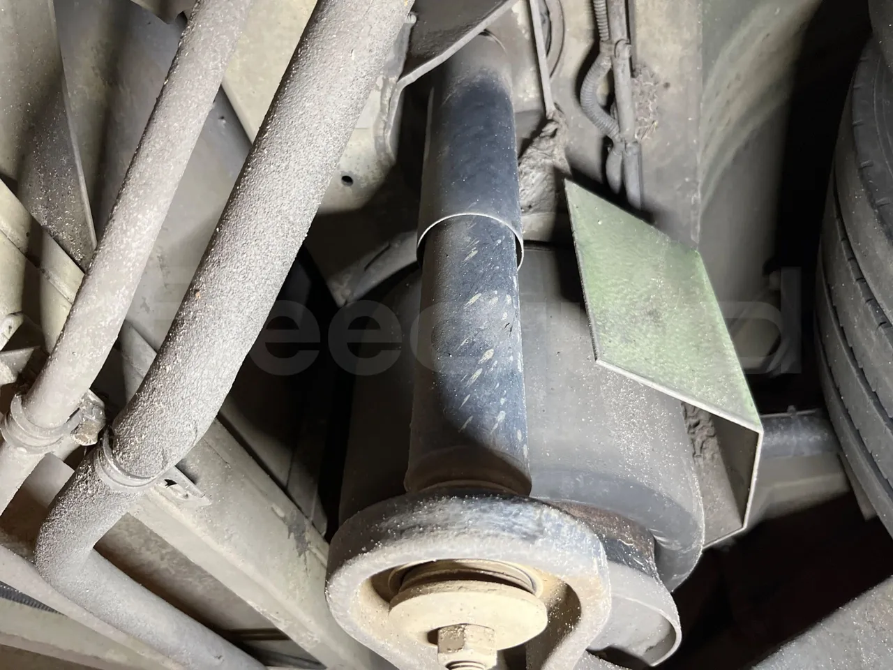 Mercedes-Benz O 530 G- 3P - Euro5 - 260kW - 17.940mt - axle 2 shock absorbers 1 left