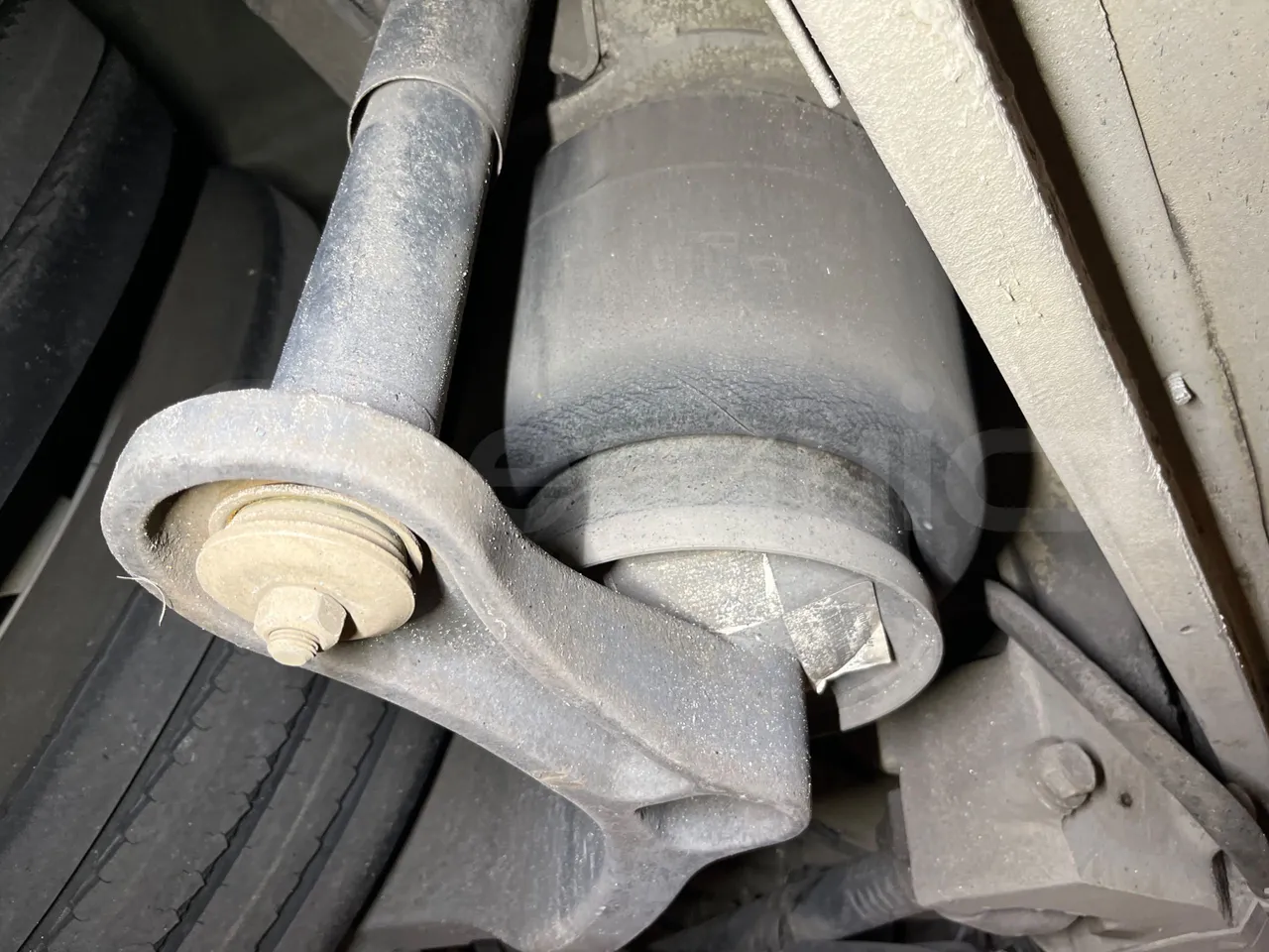 Mercedes-Benz O 530 G- 3P - Euro5 - 260kW - 17.940mt - axle 2 shock absorbers 2 left