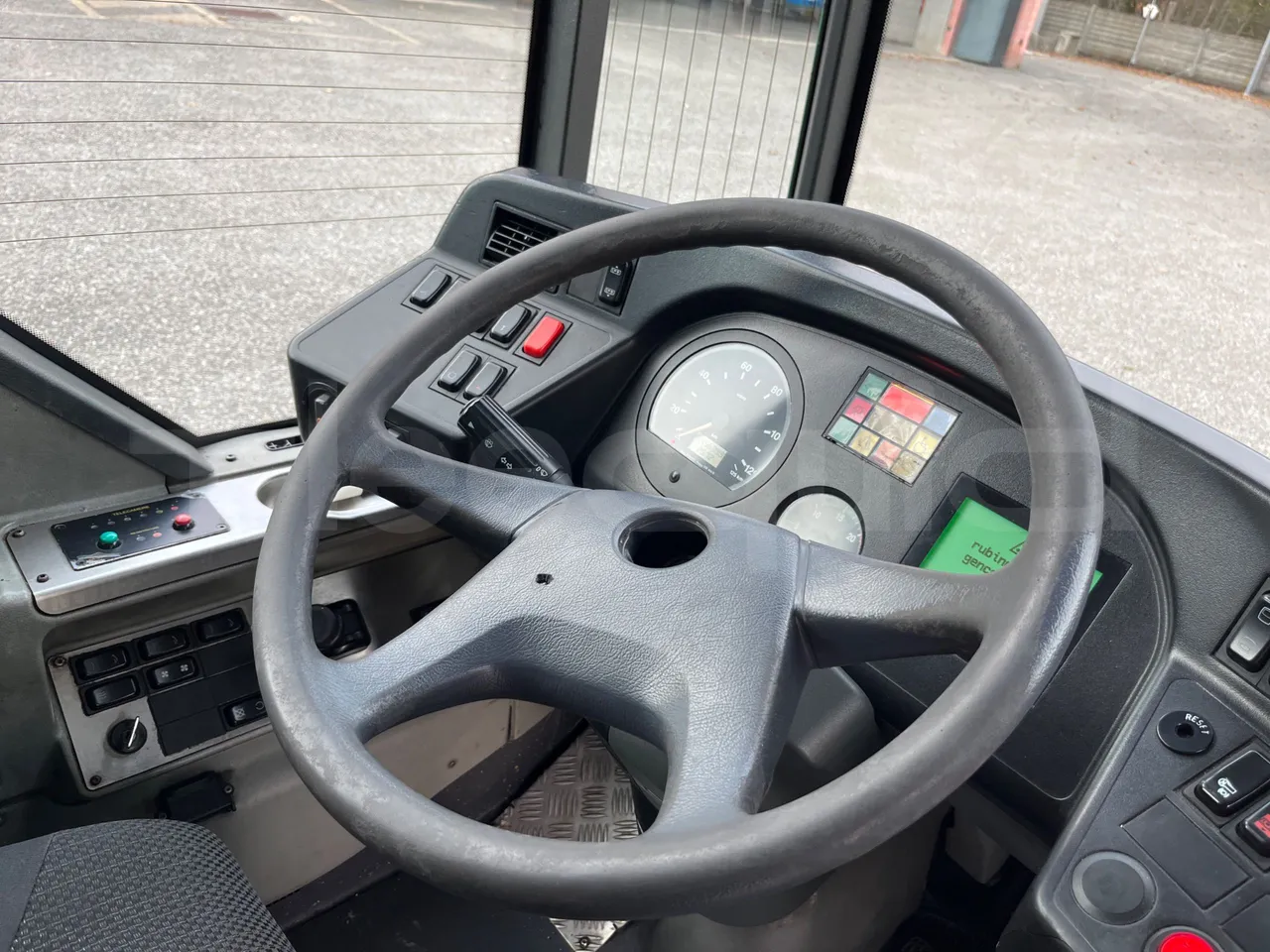 Mercedes-Benz O 530 G- 3P - Euro5 - 260kW - 17.940mt - steering wheel photo