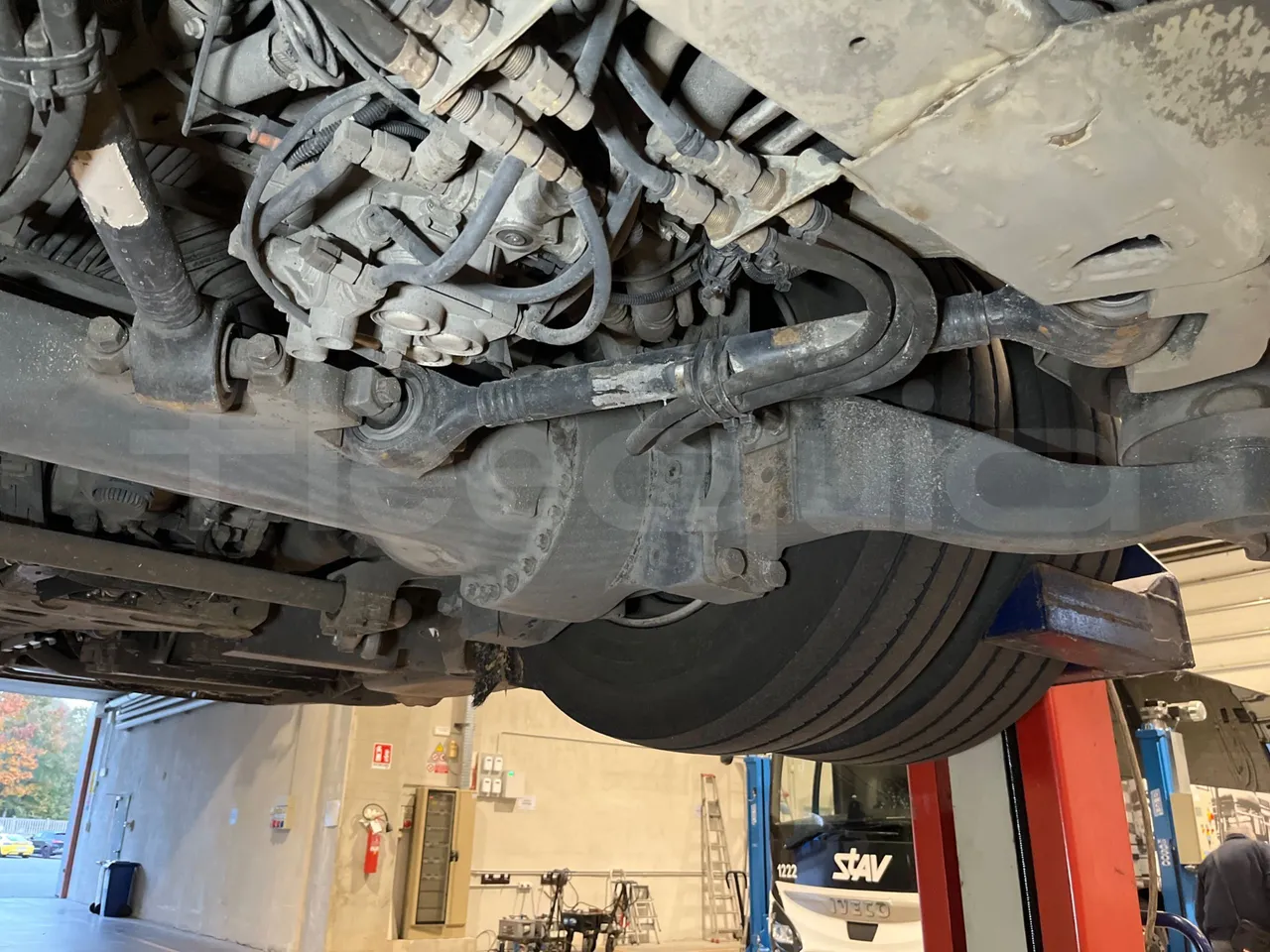 Mercedes-Benz O 530 G- 3P - Euro5 - 260kW - 17.940mt - axle 3 left side