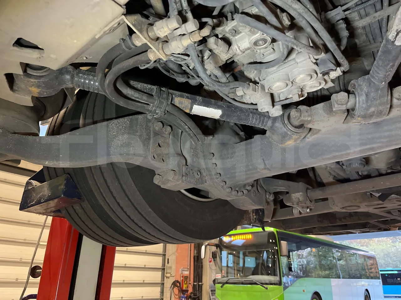 Mercedes-Benz O 530 G- 3P - Euro5 - 260kW - 17.940mt - axle 3 right side
