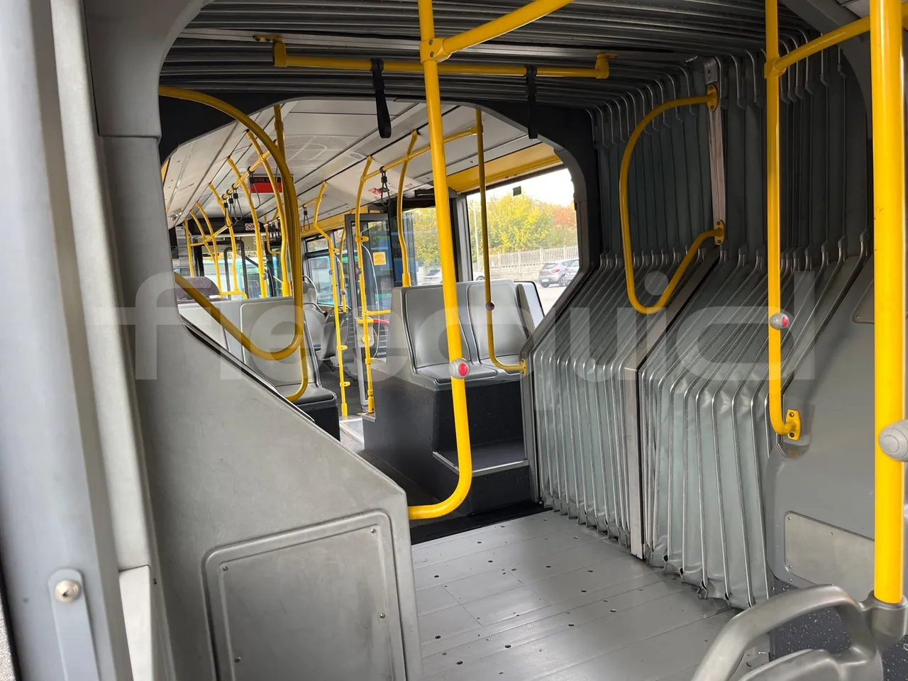 Mercedes-Benz O 530 G- 3P - Euro5 - 260kW - 17.940mt - turntable internal (18m)