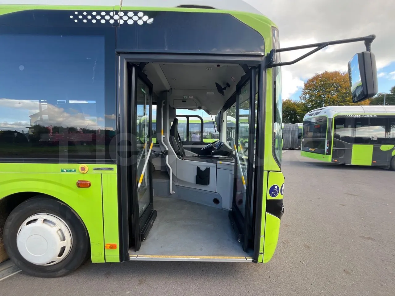 Volvo G891H L291LH24J8100 / Euro 6 - 177 Kw - 18.750 Mt - front door 1 open