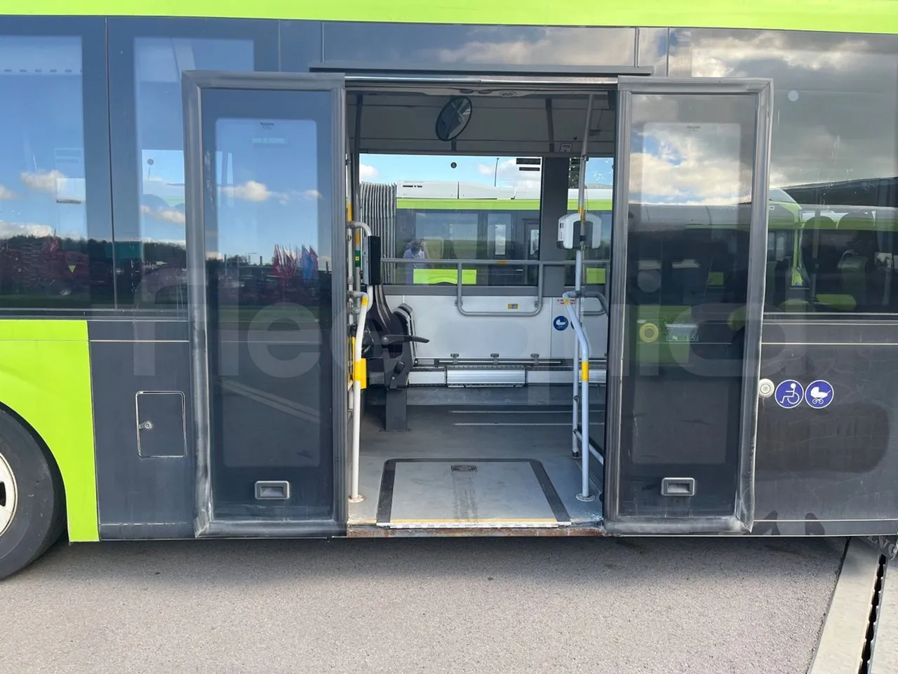 Volvo G891H L291LH24J8100 / Euro 6 - 177 Kw - 18.750 Mt - front door 2 open