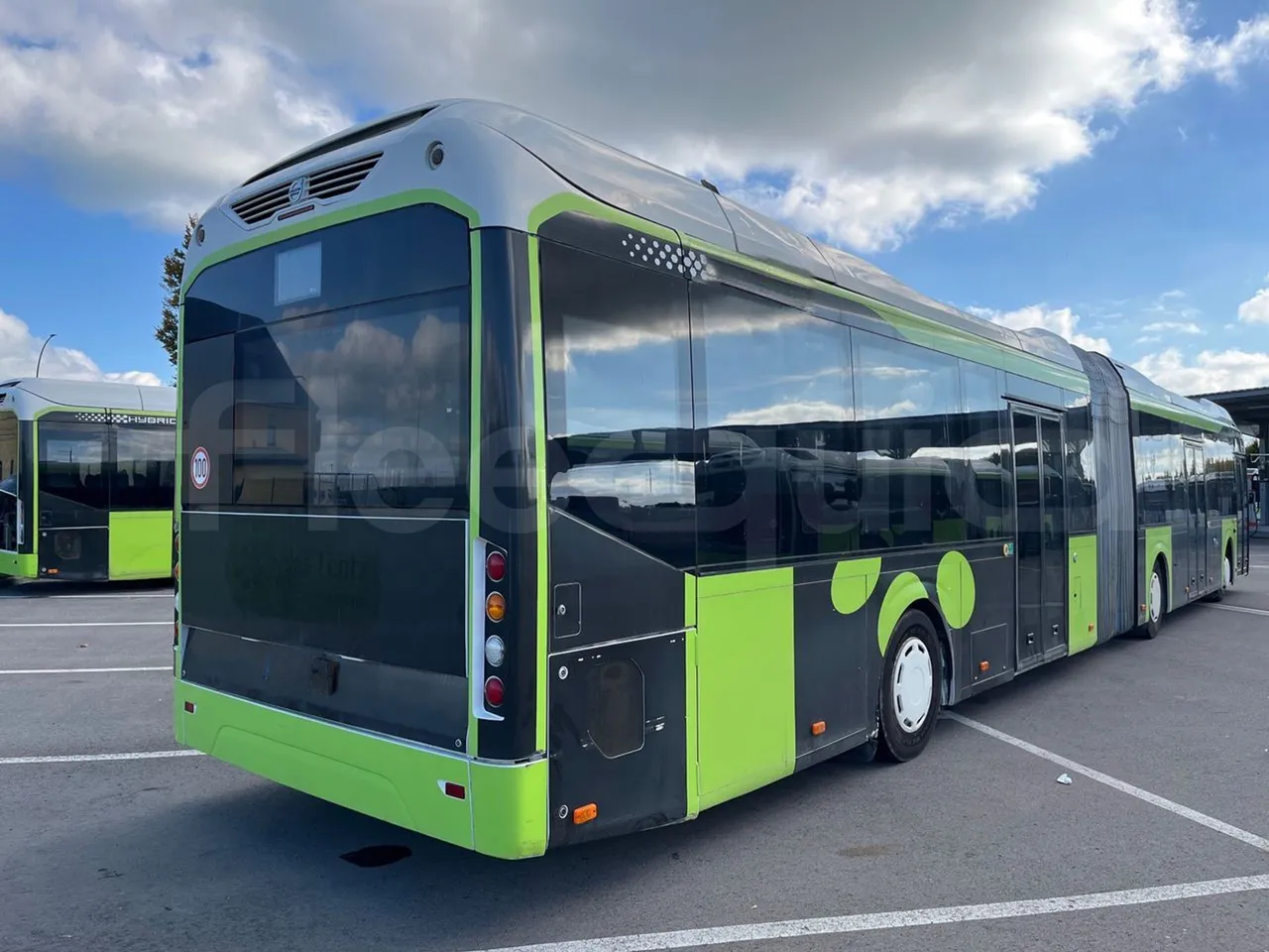 Volvo G891H L291LH24J8100 / Euro 6 - 177 Kw - 18.750 Mt - 3/4 right rear doors closed