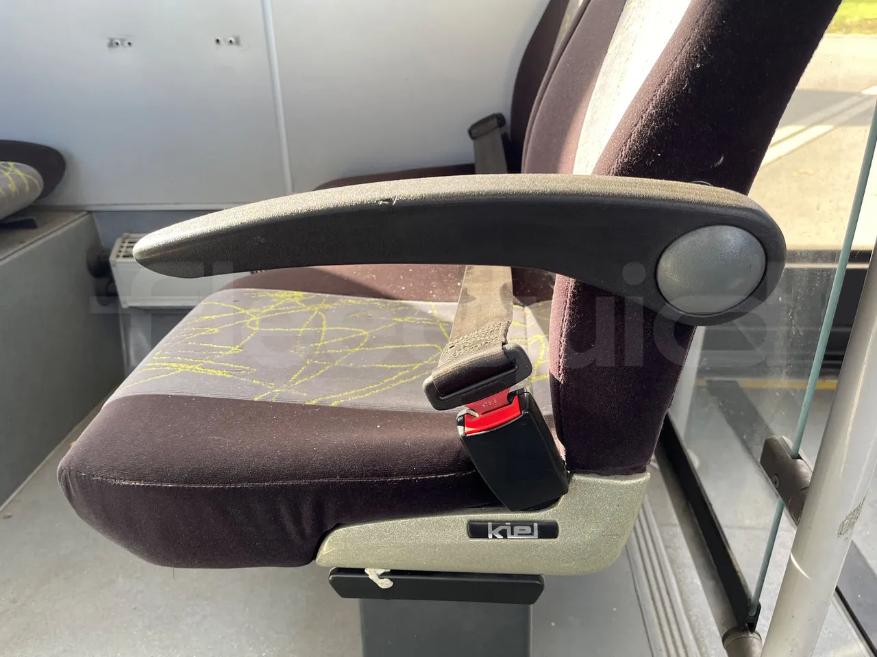 Volvo G891H L291LH24J8100 / Euro 6 - 177 Kw - 18.750 Mt - armrest detail photo