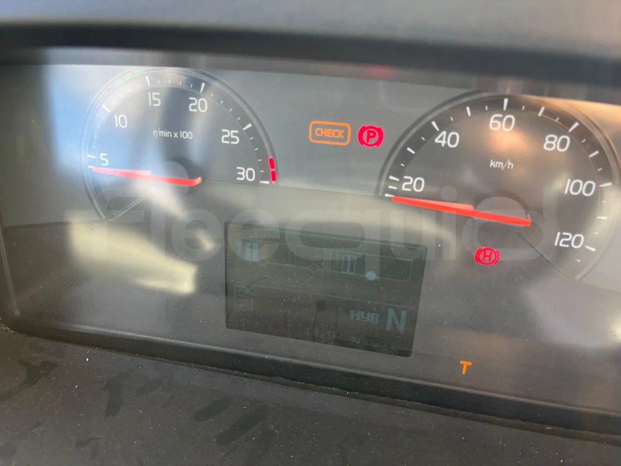 Volvo G891H L291LH24J8100 / Euro 6 - 177 Kw - 18.750 Mt - dashboard lights on