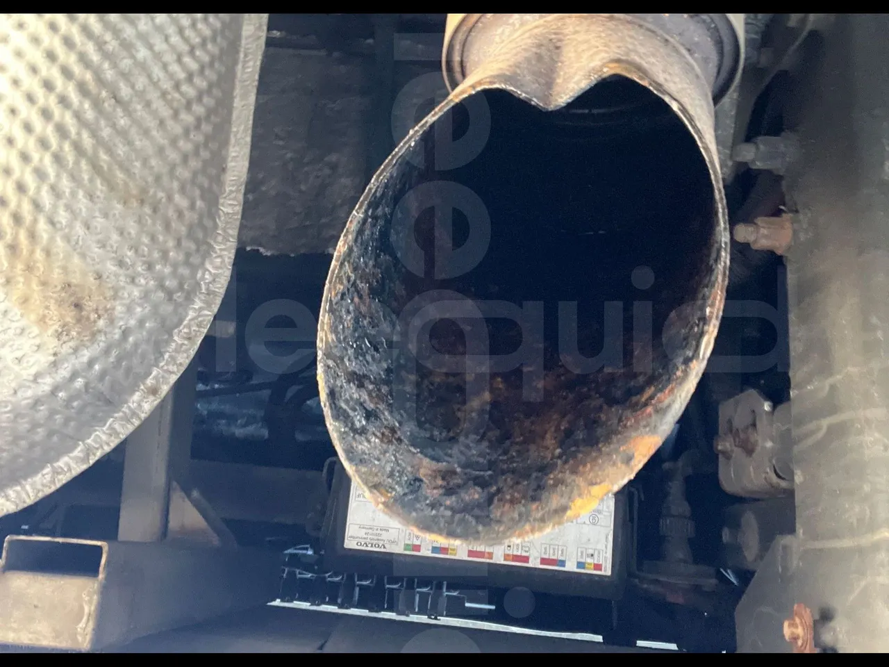 Volvo G891H L291LH24J8100 / Euro 6 - 177 Kw - 18.750 Mt - exhaust photo