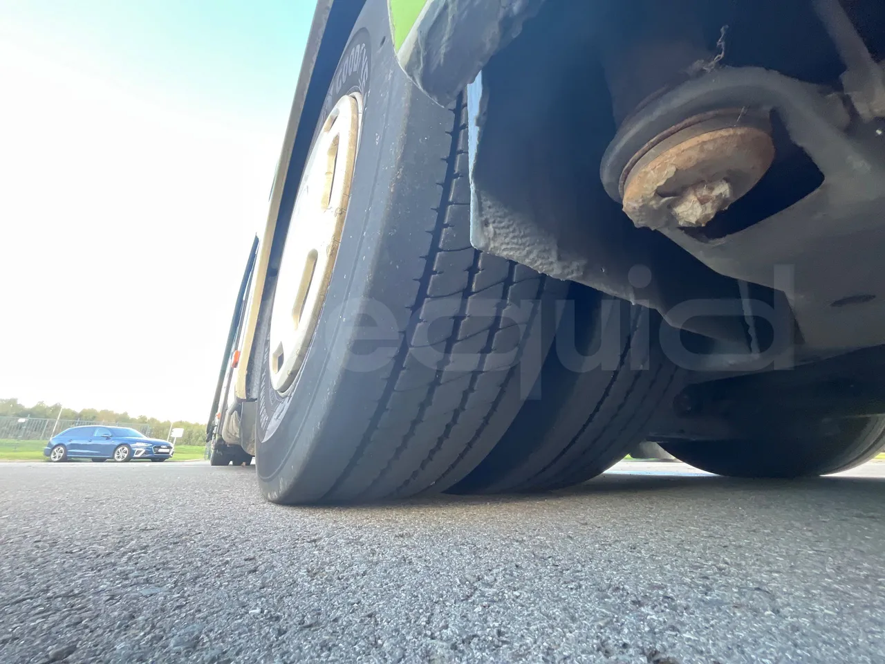 Volvo G891H L291LH24J8100 / Euro 6 - 177 Kw - 18.750 Mt - tread condition second axle tires right