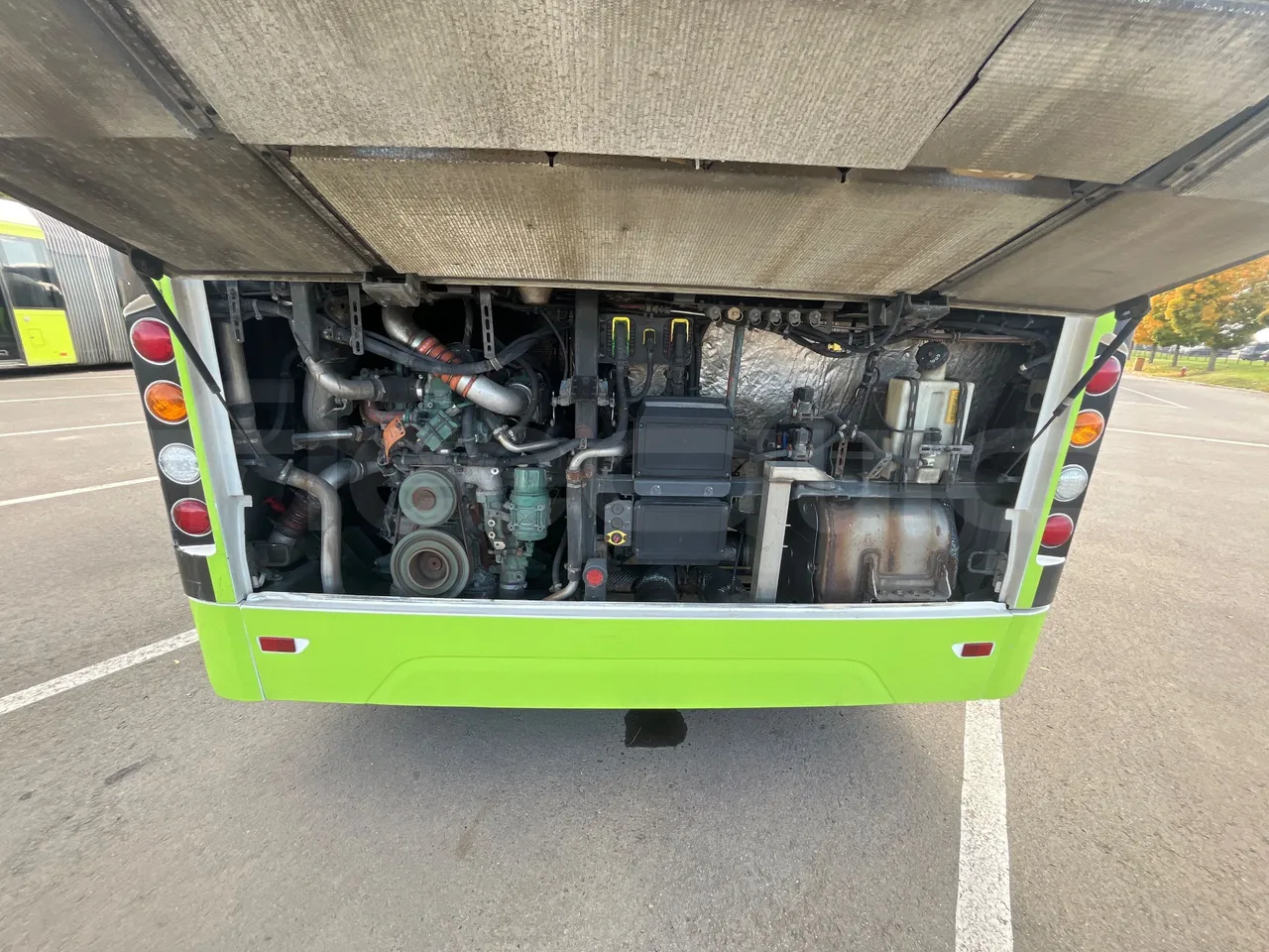 Volvo G891H L291LH24J8100 / Euro 6 - 177 Kw - 18.750 Mt - rear hatch open