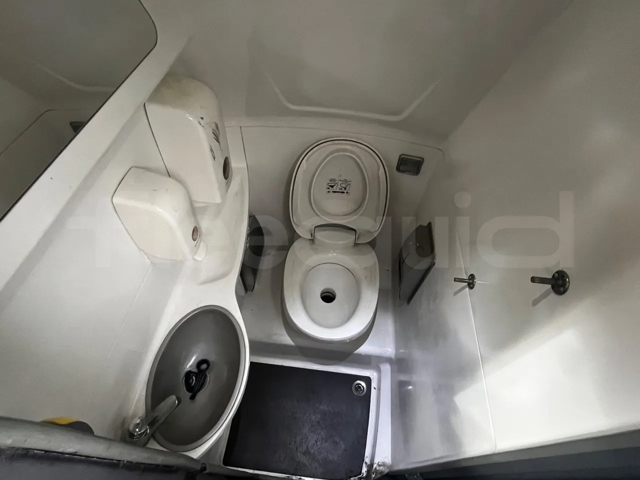 Irizar i6 12.35 - EUR6 - 305kW - 12.200m - toilette accessories photo