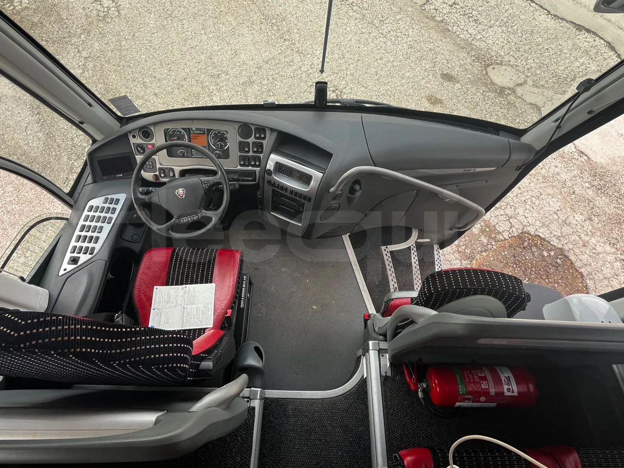 Irizar i6 12.35 - EUR6 - 305kW - 12.200m - buttons panels on