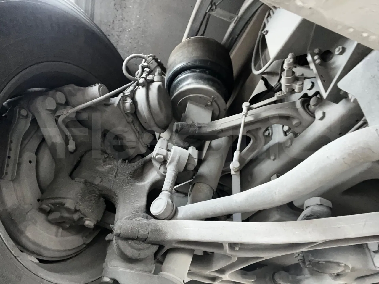 Irizar i6 12.35 - EUR6 - 305kW - 12.200m - front shock absorbers right