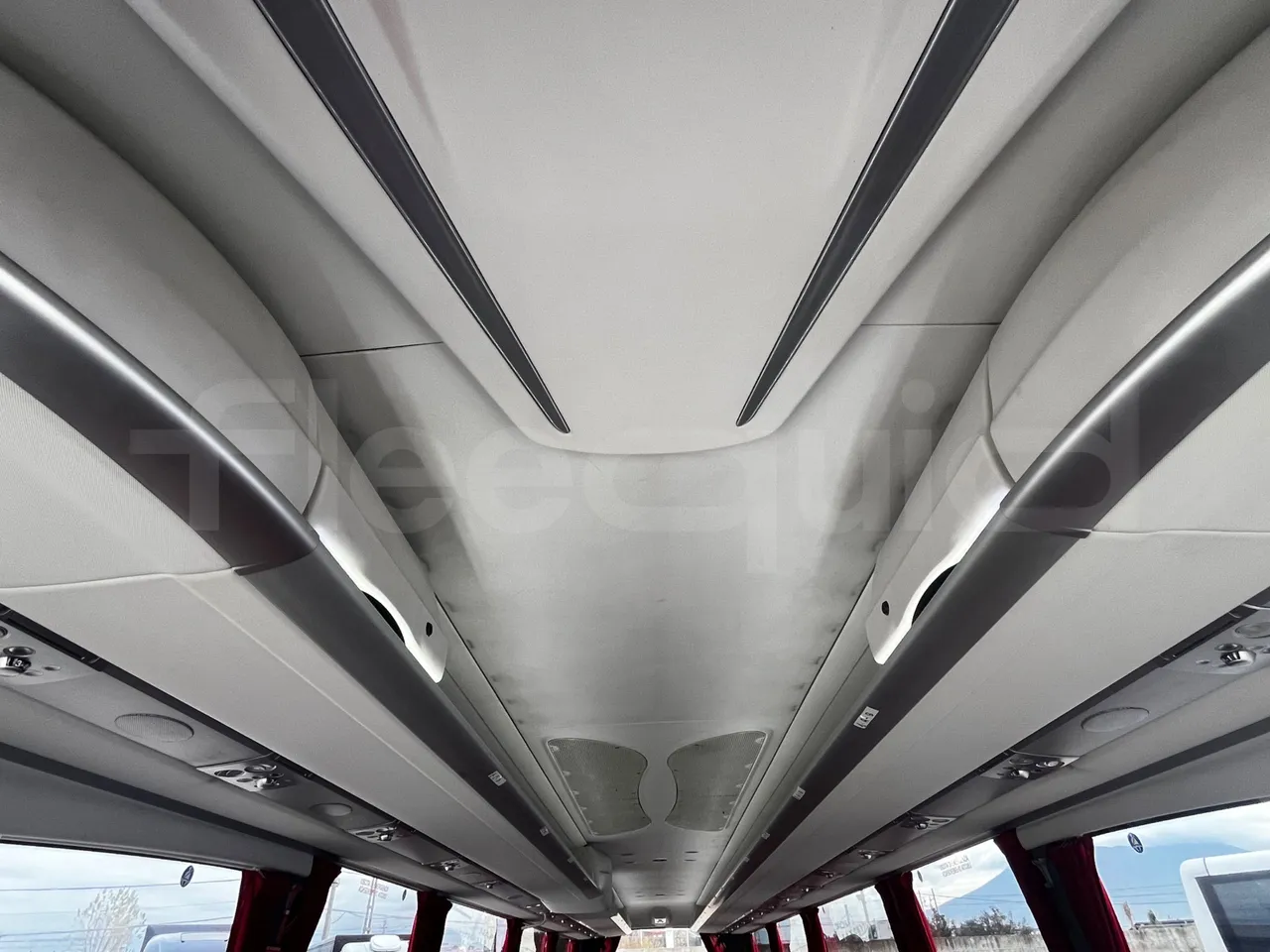 Irizar i6 12.35 - EUR6 - 305kW - 12.200m - overhead compartments photo