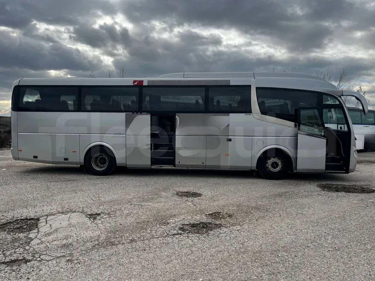 Irizar i6 12.35 - EUR6 - 305kW - 12.200m - right side doors open