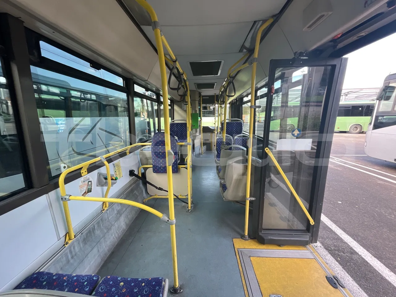 Irisbus Citelis PS09D1 PS09D1-98  - Euro5 - 213kW - 11.990mt - forward view middle aisle