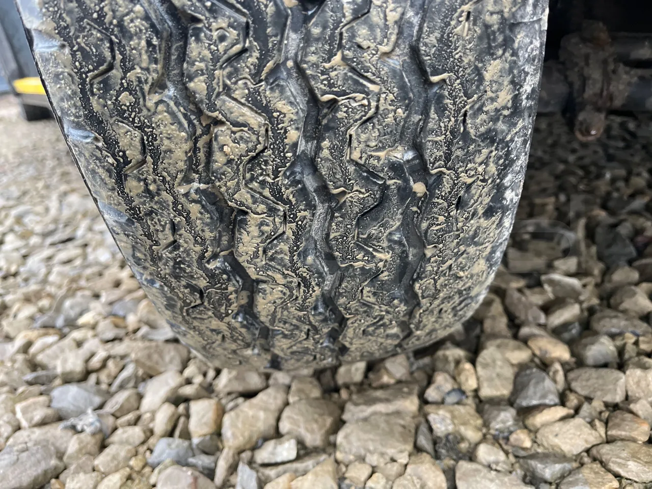 Kutsenits IC HNF-1 - EUR5 - 125kW -8.5m - tread condition front tires right