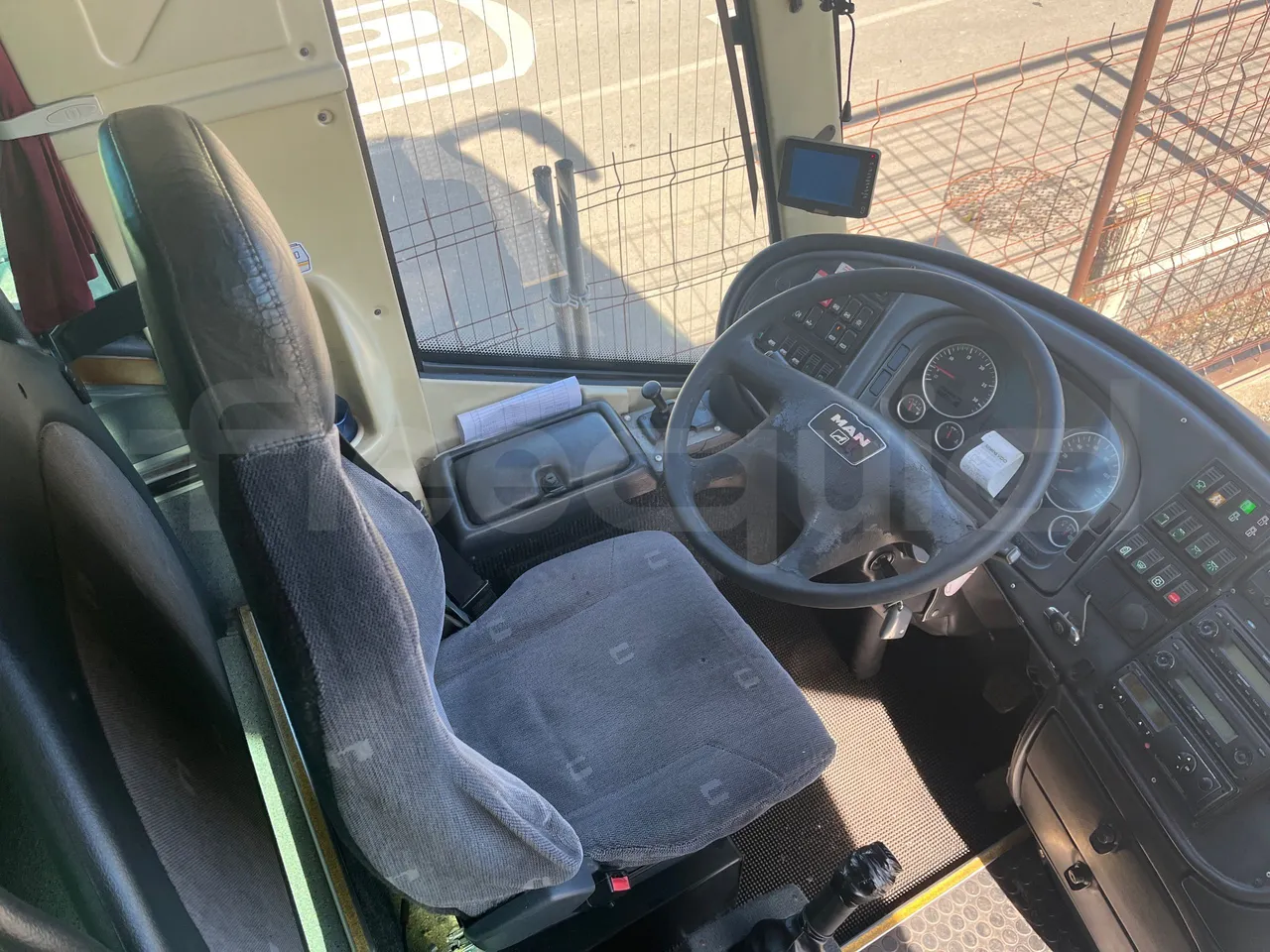 Man 18.314HOCL-NL SL353 -EUR4 -257kW - 12m - driver's seat photo